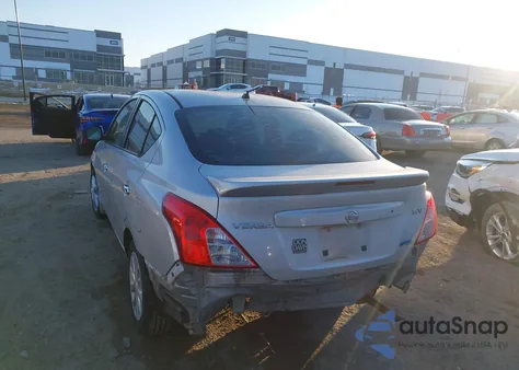 2013 Nissan Versa 1.6 Sv z USA, uszkodzony, nr VIN 3N1CN7AP5DL890090